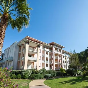 https://les-calanques-du-parc.fr-provencehotel.com